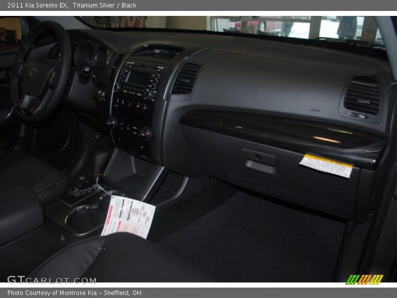Titanium Silver / Black 2011 Kia Sorento EX