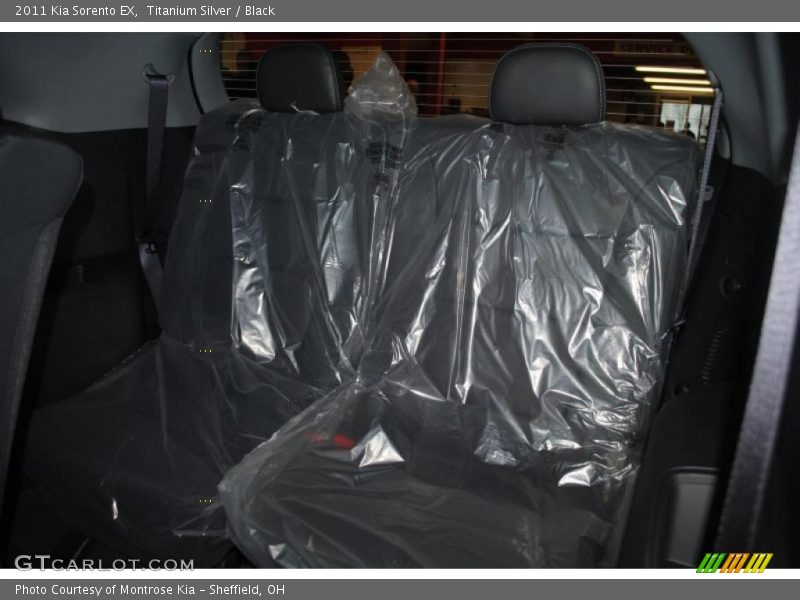 Titanium Silver / Black 2011 Kia Sorento EX