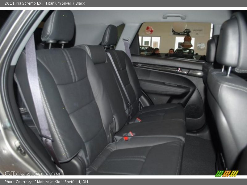 Titanium Silver / Black 2011 Kia Sorento EX