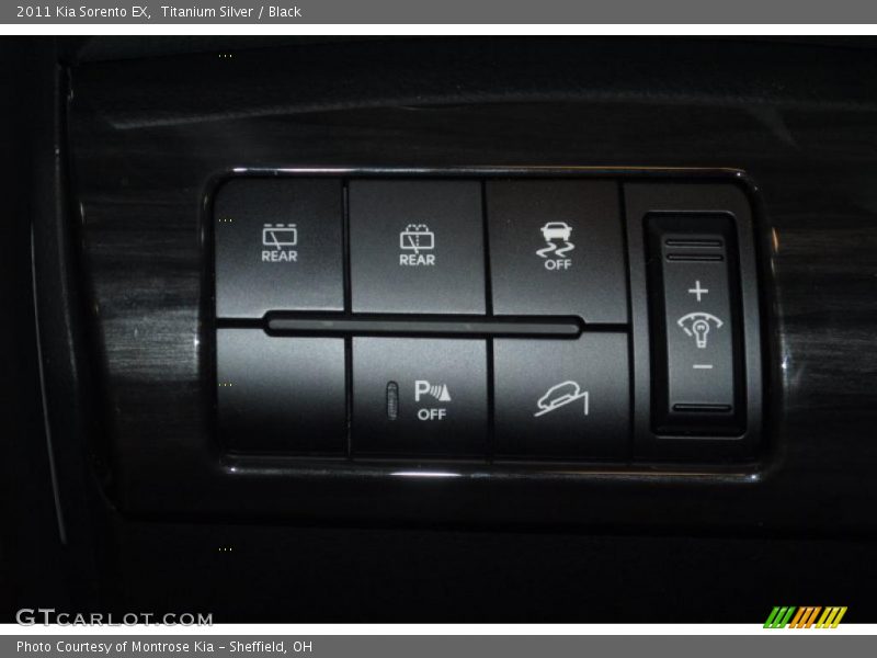 Titanium Silver / Black 2011 Kia Sorento EX