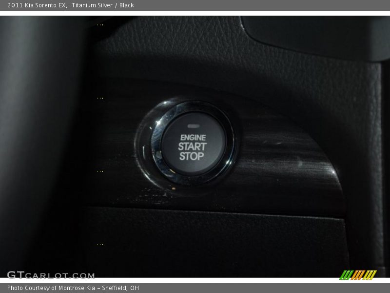 Titanium Silver / Black 2011 Kia Sorento EX