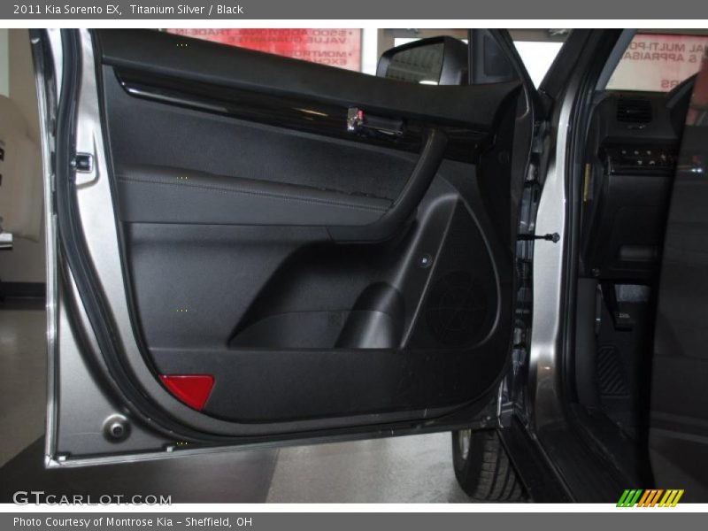 Titanium Silver / Black 2011 Kia Sorento EX