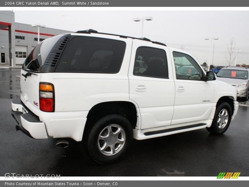 Summit White / Sandstone 2004 GMC Yukon Denali AWD