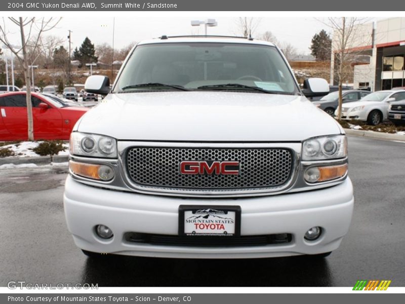 Summit White / Sandstone 2004 GMC Yukon Denali AWD