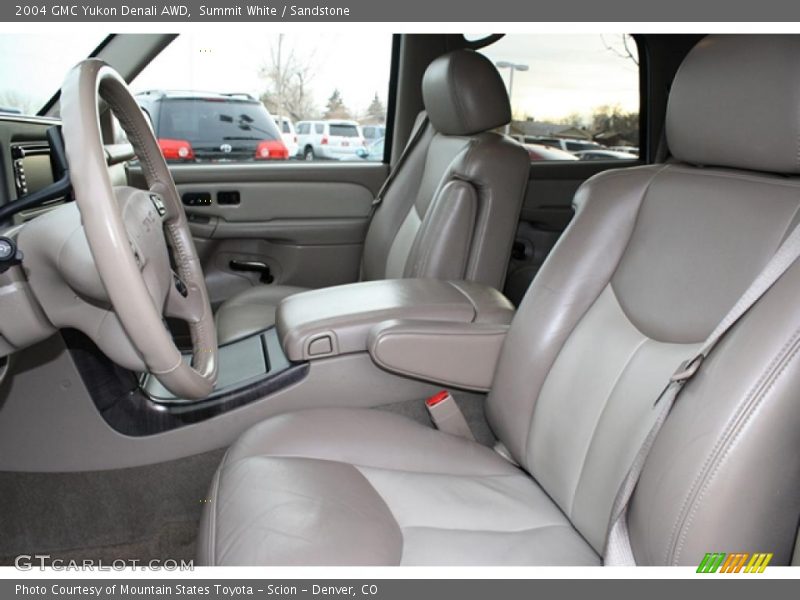 Summit White / Sandstone 2004 GMC Yukon Denali AWD