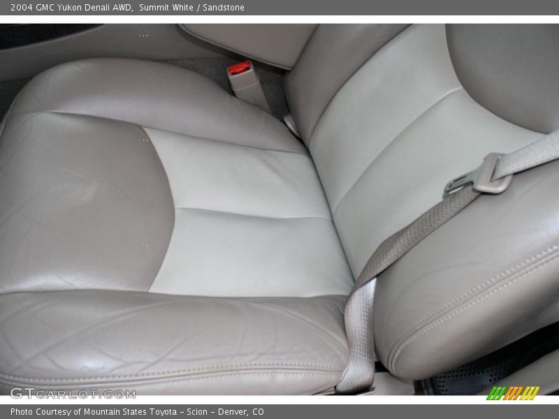 Summit White / Sandstone 2004 GMC Yukon Denali AWD