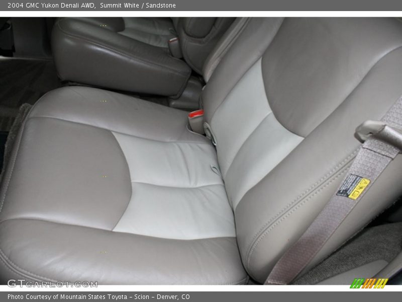 Summit White / Sandstone 2004 GMC Yukon Denali AWD