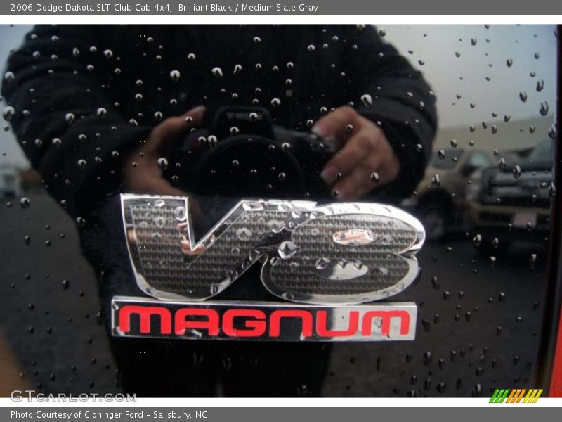  2006 Dakota SLT Club Cab 4x4 Logo