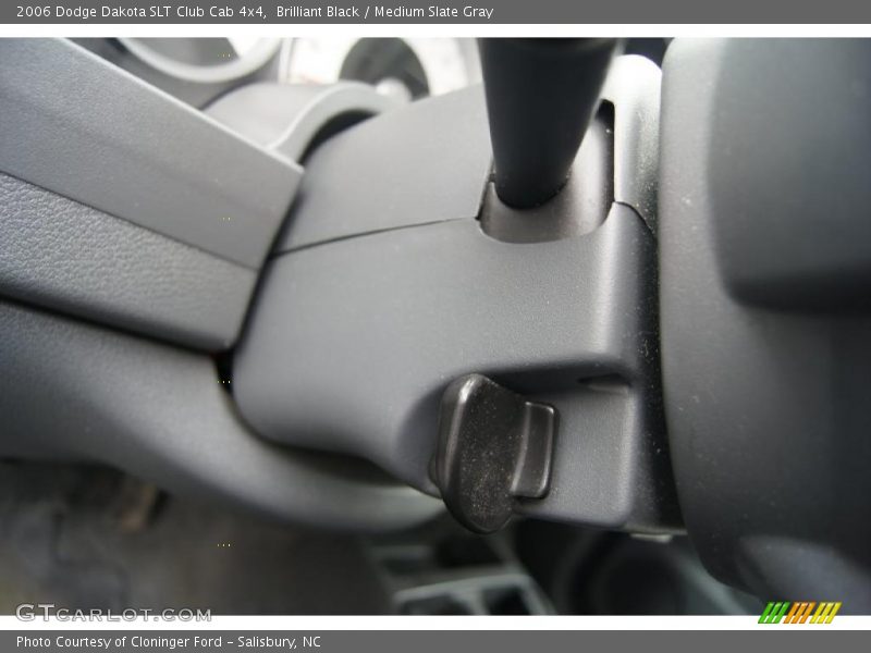 Brilliant Black / Medium Slate Gray 2006 Dodge Dakota SLT Club Cab 4x4