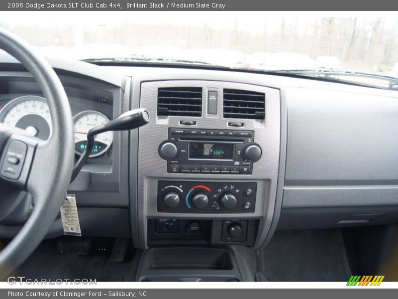 Brilliant Black / Medium Slate Gray 2006 Dodge Dakota SLT Club Cab 4x4