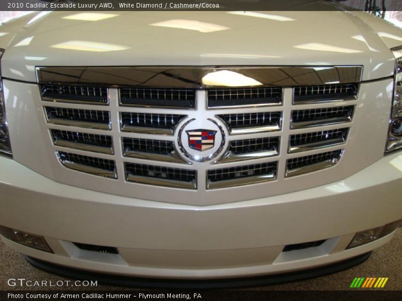 White Diamond / Cashmere/Cocoa 2010 Cadillac Escalade Luxury AWD