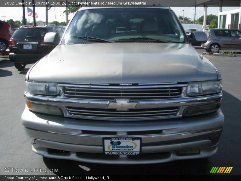 Light Pewter Metallic / Medium Gray/Neutral 2002 Chevrolet Suburban 1500 LS