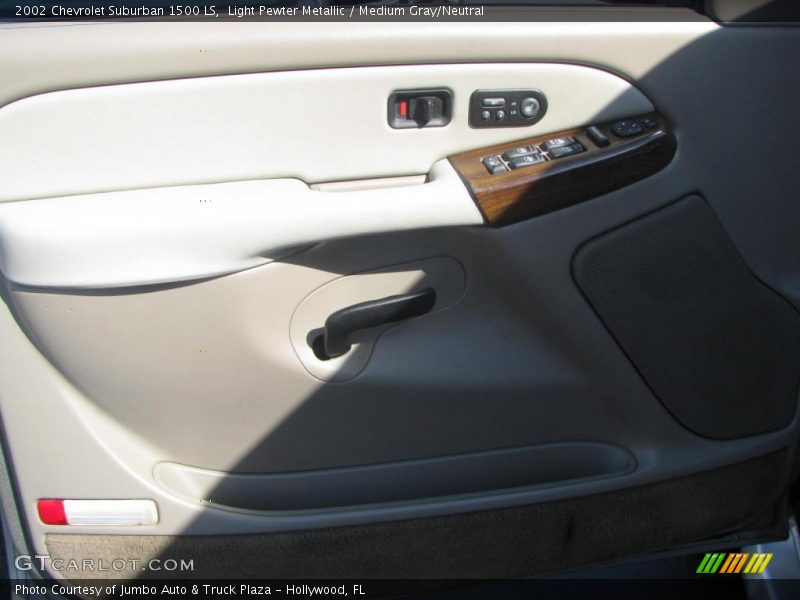 Light Pewter Metallic / Medium Gray/Neutral 2002 Chevrolet Suburban 1500 LS