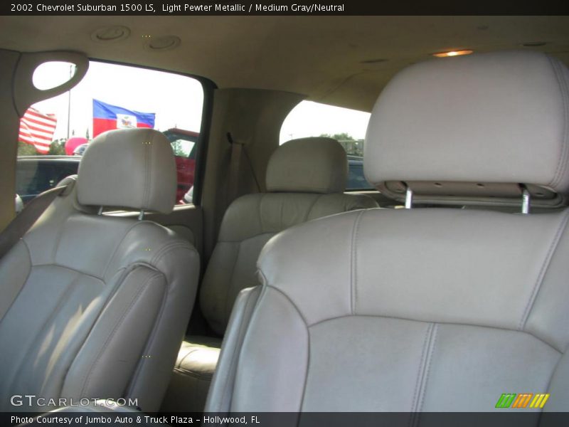 Light Pewter Metallic / Medium Gray/Neutral 2002 Chevrolet Suburban 1500 LS