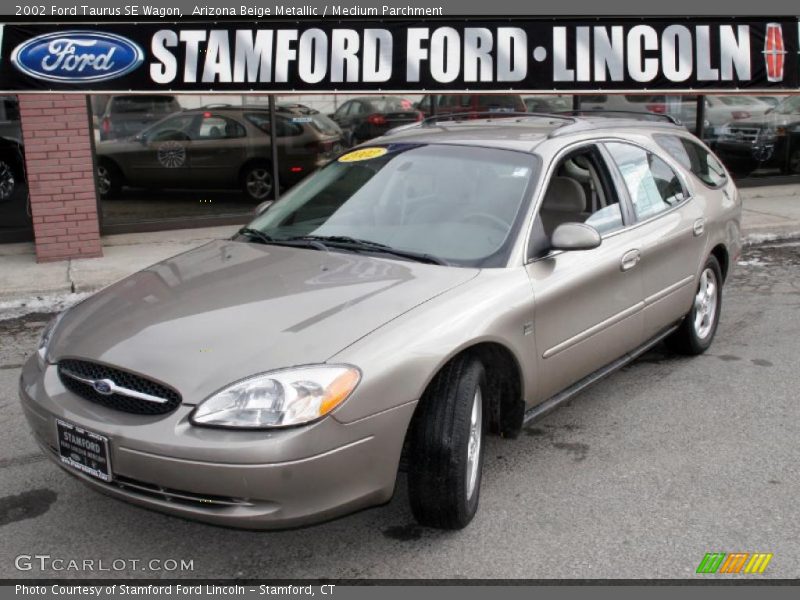 Arizona Beige Metallic / Medium Parchment 2002 Ford Taurus SE Wagon