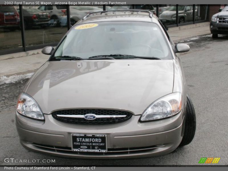 Arizona Beige Metallic / Medium Parchment 2002 Ford Taurus SE Wagon