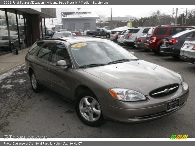 Arizona Beige Metallic / Medium Parchment 2002 Ford Taurus SE Wagon