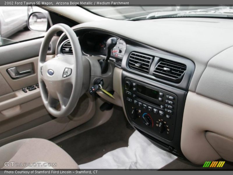 Arizona Beige Metallic / Medium Parchment 2002 Ford Taurus SE Wagon