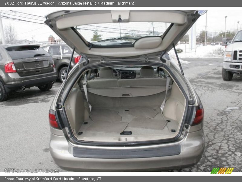 Arizona Beige Metallic / Medium Parchment 2002 Ford Taurus SE Wagon