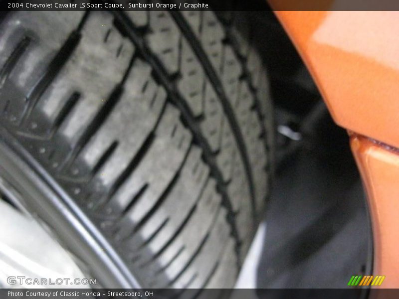 Sunburst Orange / Graphite 2004 Chevrolet Cavalier LS Sport Coupe