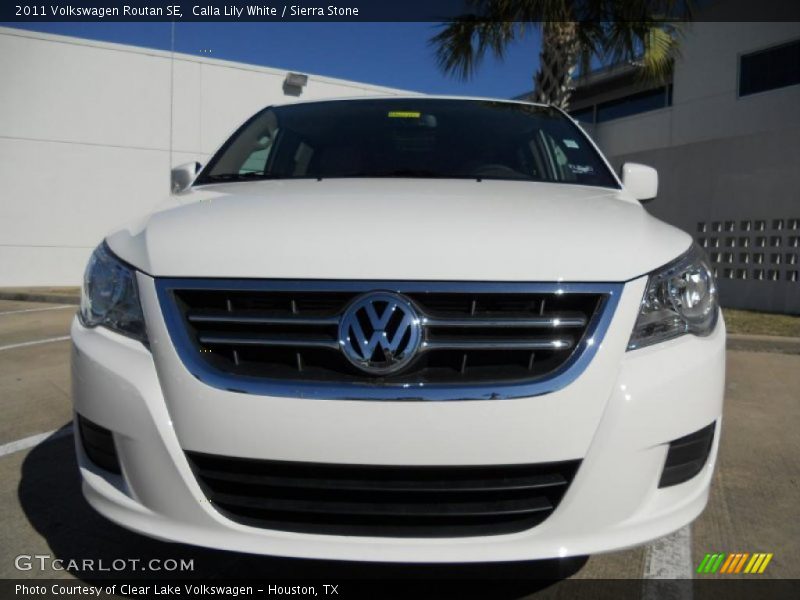 Calla Lily White / Sierra Stone 2011 Volkswagen Routan SE