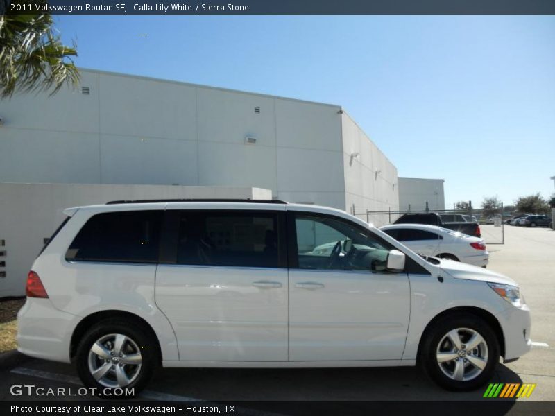 Calla Lily White / Sierra Stone 2011 Volkswagen Routan SE