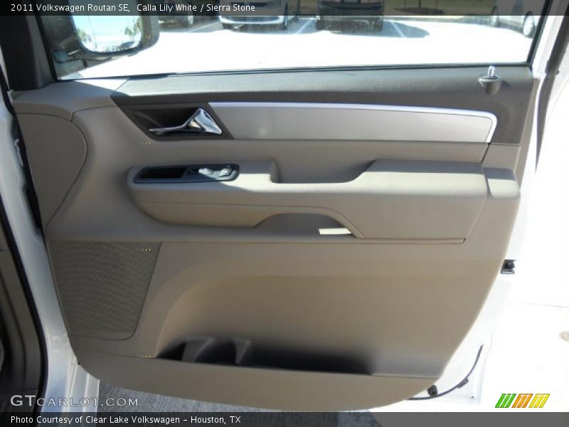 Calla Lily White / Sierra Stone 2011 Volkswagen Routan SE