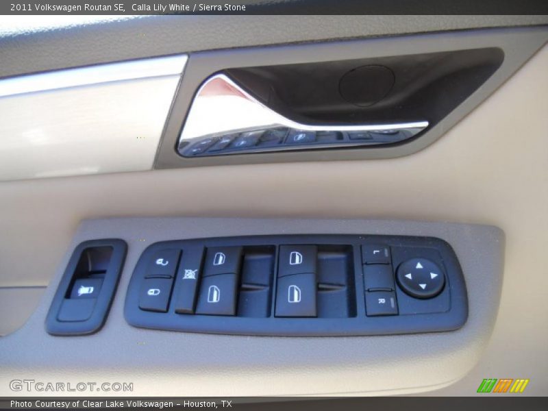Calla Lily White / Sierra Stone 2011 Volkswagen Routan SE