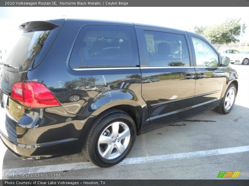 Nocturne Black Metallic / Ceylon Beige 2010 Volkswagen Routan SE