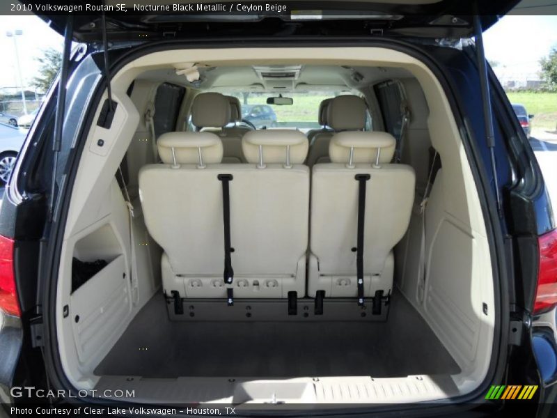 Nocturne Black Metallic / Ceylon Beige 2010 Volkswagen Routan SE