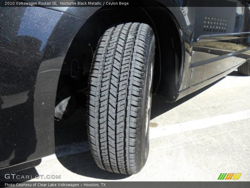 Nocturne Black Metallic / Ceylon Beige 2010 Volkswagen Routan SE