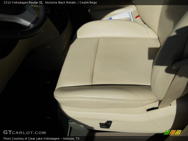 Nocturne Black Metallic / Ceylon Beige 2010 Volkswagen Routan SE