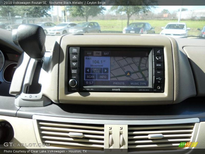 Nocturne Black Metallic / Ceylon Beige 2010 Volkswagen Routan SE