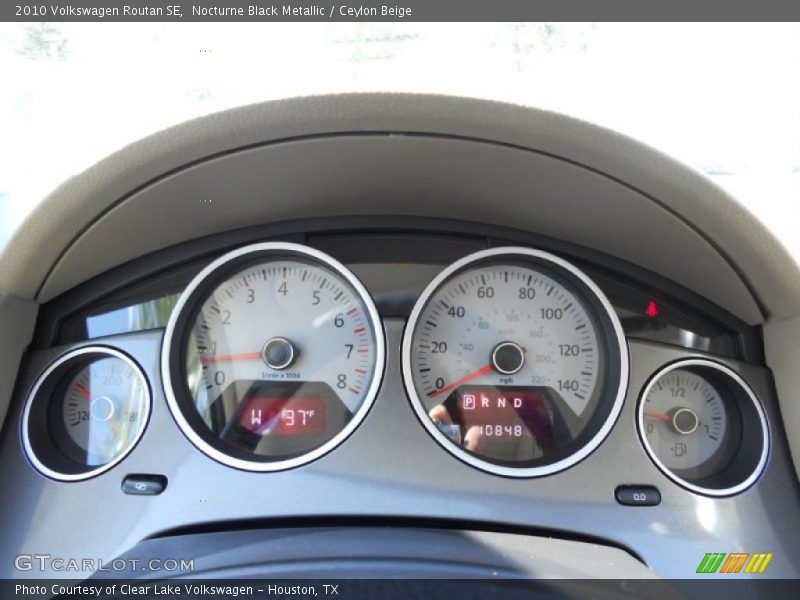 Nocturne Black Metallic / Ceylon Beige 2010 Volkswagen Routan SE