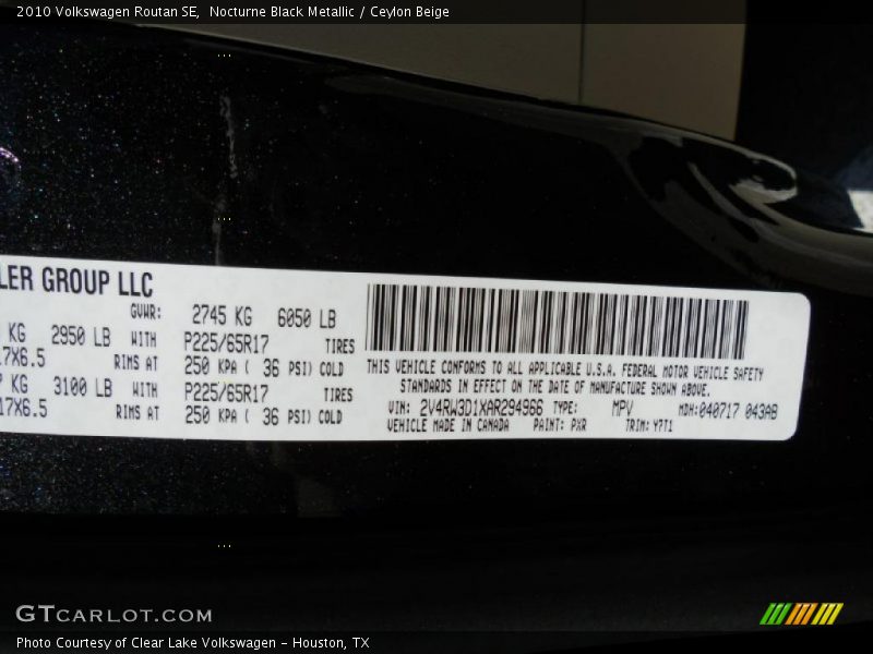 Nocturne Black Metallic / Ceylon Beige 2010 Volkswagen Routan SE