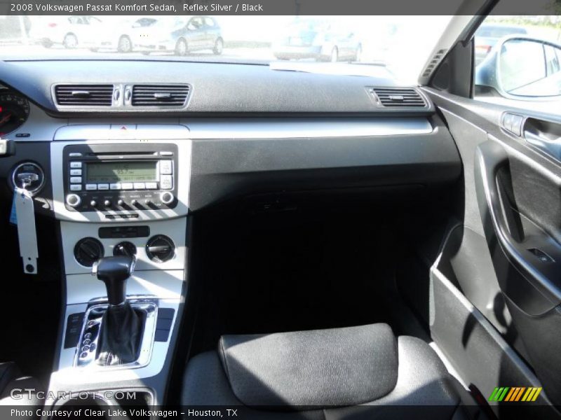 Reflex Silver / Black 2008 Volkswagen Passat Komfort Sedan