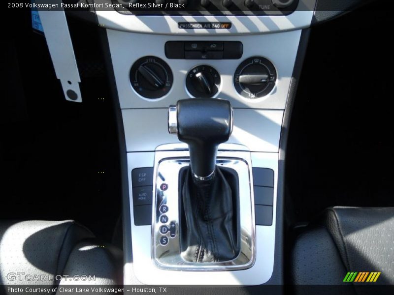 Reflex Silver / Black 2008 Volkswagen Passat Komfort Sedan