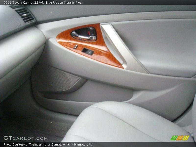 Blue Ribbon Metallic / Ash 2011 Toyota Camry XLE V6