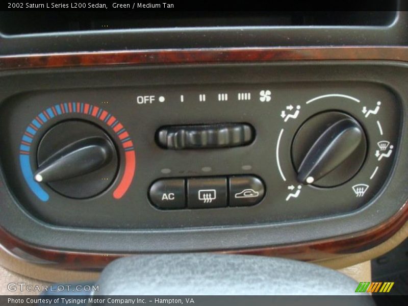 Controls of 2002 L Series L200 Sedan