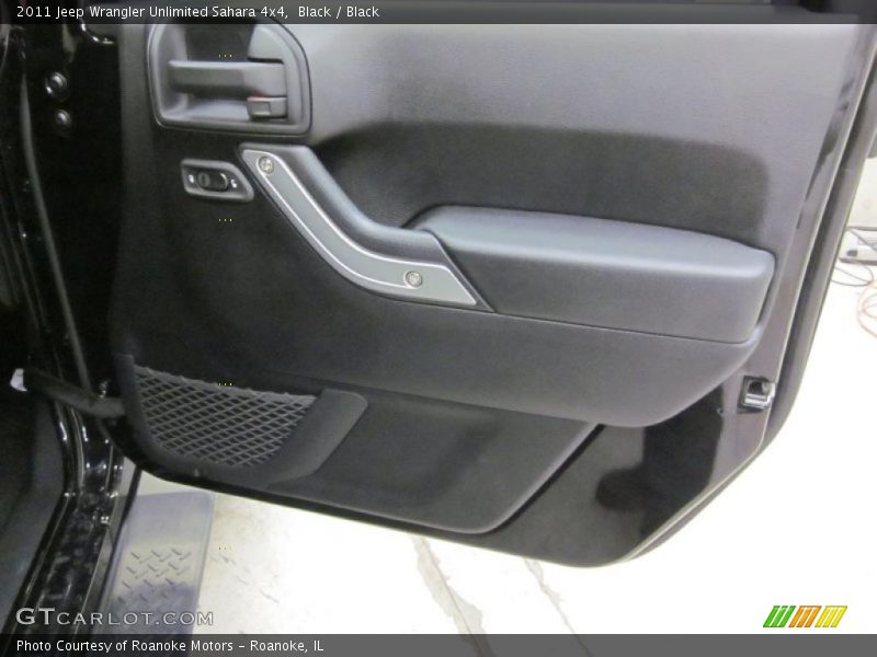 Black / Black 2011 Jeep Wrangler Unlimited Sahara 4x4