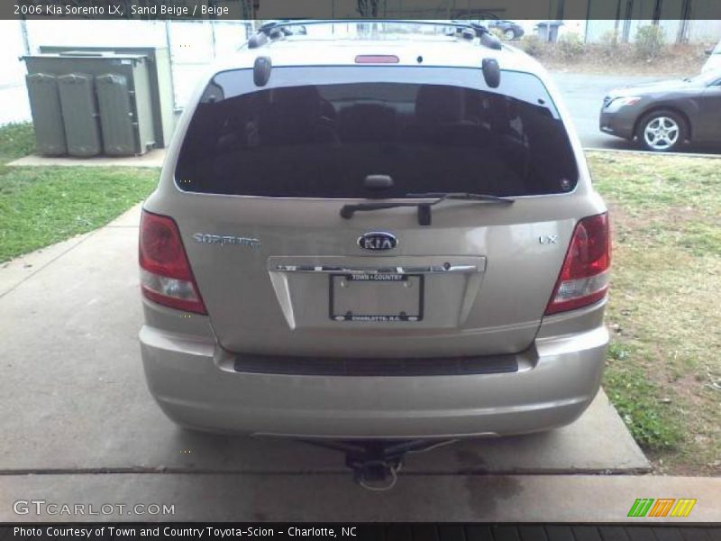 Sand Beige / Beige 2006 Kia Sorento LX