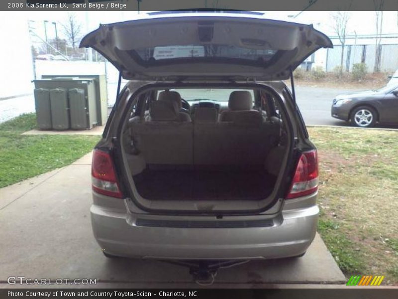 Sand Beige / Beige 2006 Kia Sorento LX
