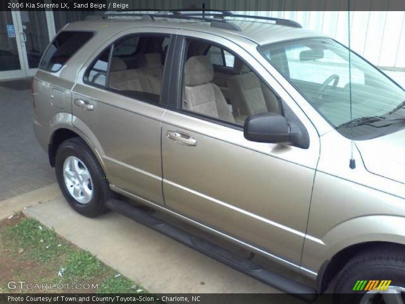 Sand Beige / Beige 2006 Kia Sorento LX