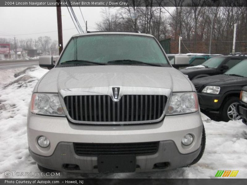 Silver Birch Metallic / Dove Grey 2004 Lincoln Navigator Luxury 4x4