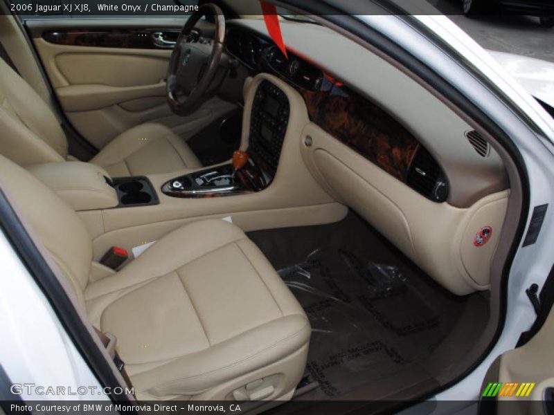 White Onyx / Champagne 2006 Jaguar XJ XJ8