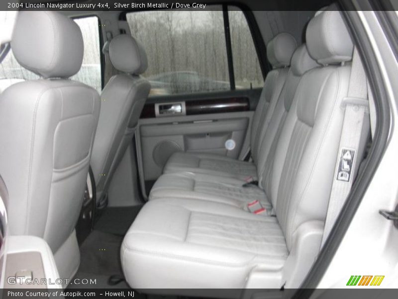  2004 Navigator Luxury 4x4 Dove Grey Interior