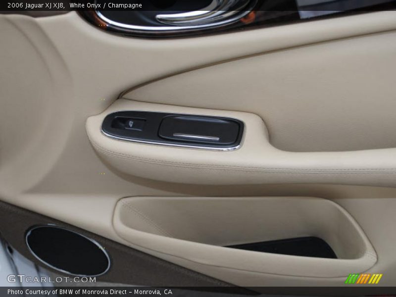 White Onyx / Champagne 2006 Jaguar XJ XJ8