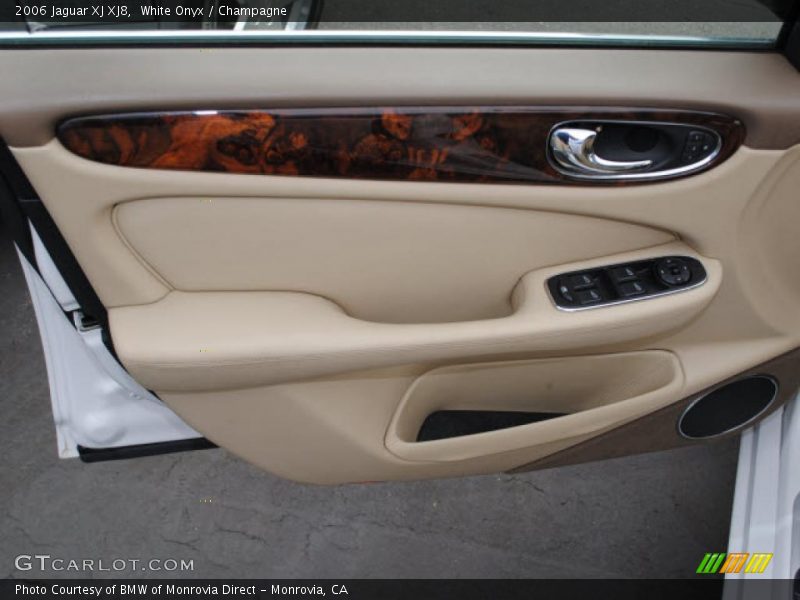 White Onyx / Champagne 2006 Jaguar XJ XJ8