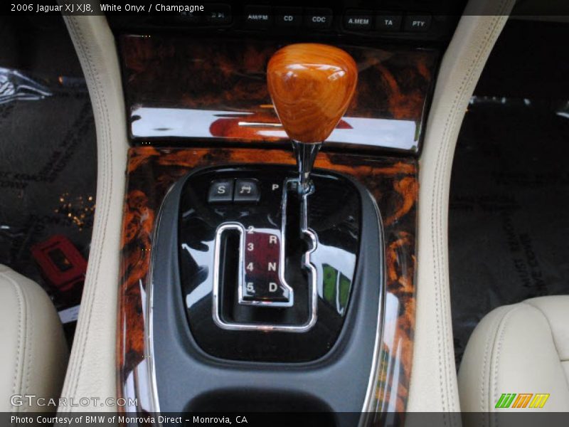 White Onyx / Champagne 2006 Jaguar XJ XJ8
