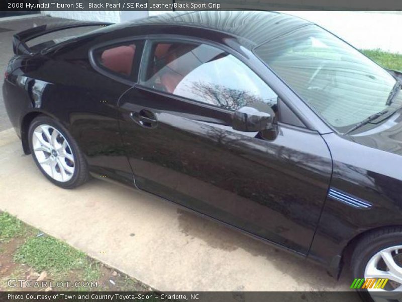 Black Pearl / SE Red Leather/Black Sport Grip 2008 Hyundai Tiburon SE